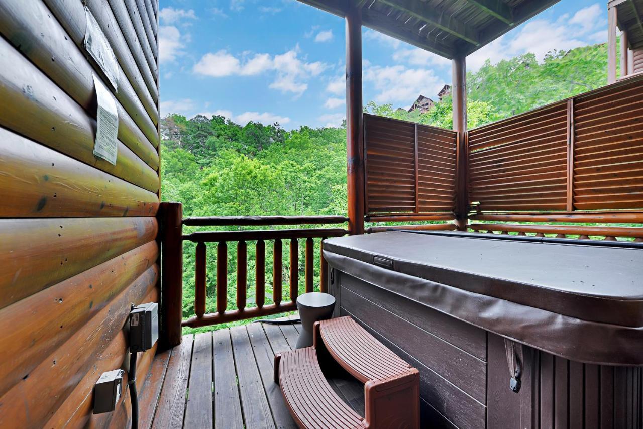Gorgeous Large Mountain View Cabin W Hot Tub, Free Wifi, Games Vila Sevierville Exterior foto