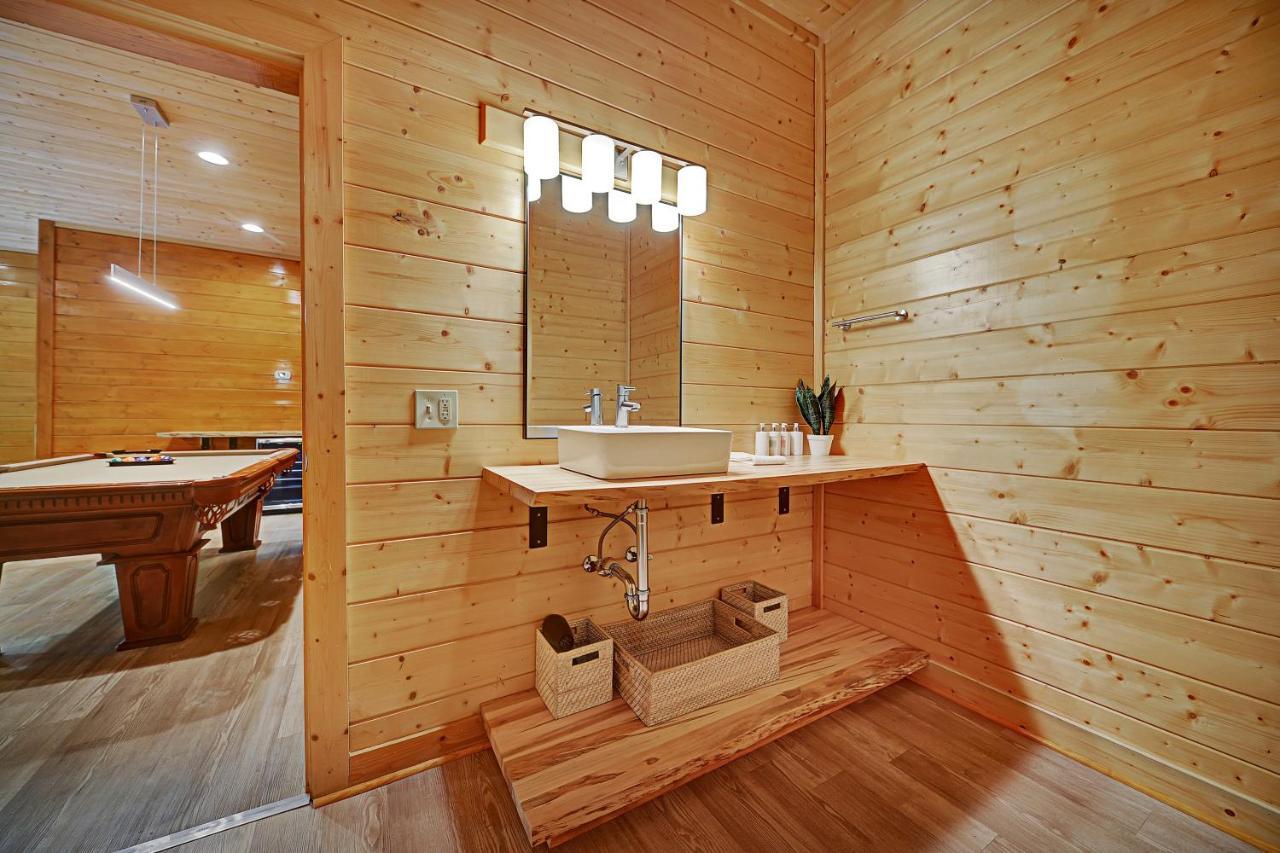 Gorgeous Large Mountain View Cabin W Hot Tub, Free Wifi, Games Vila Sevierville Exterior foto
