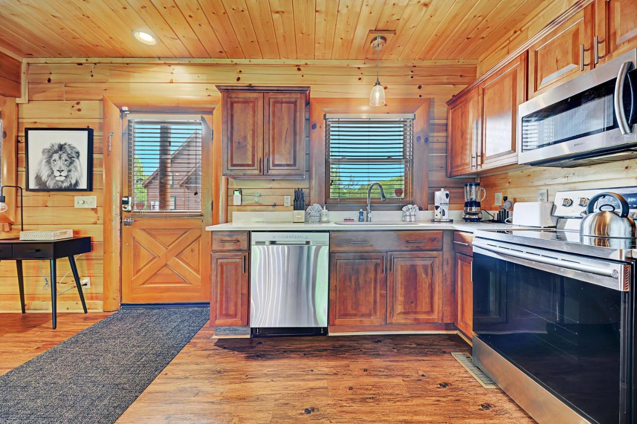 Gorgeous Large Mountain View Cabin W Hot Tub, Free Wifi, Games Vila Sevierville Exterior foto